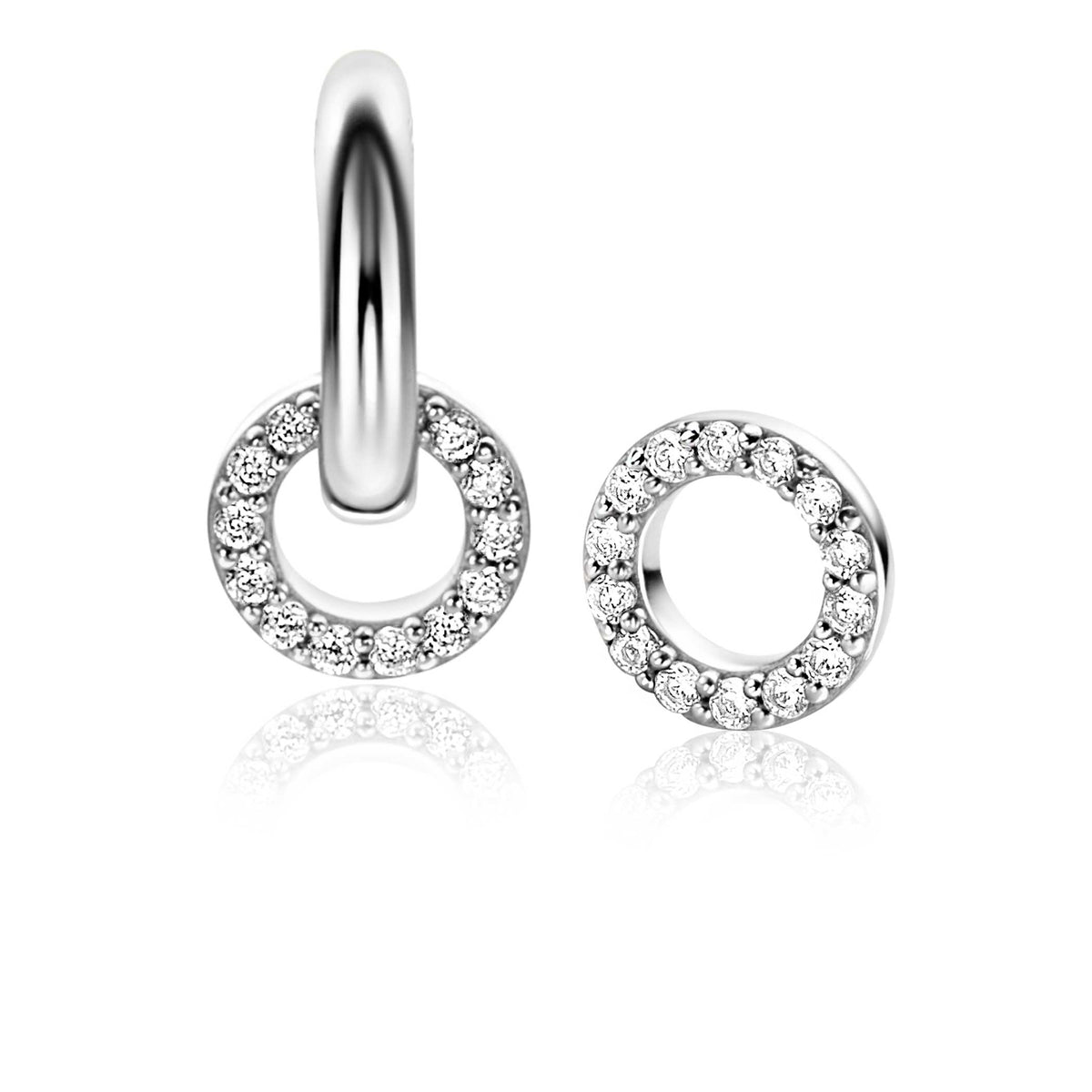 Orecchini in argento con cerchio decorato di zirconi.