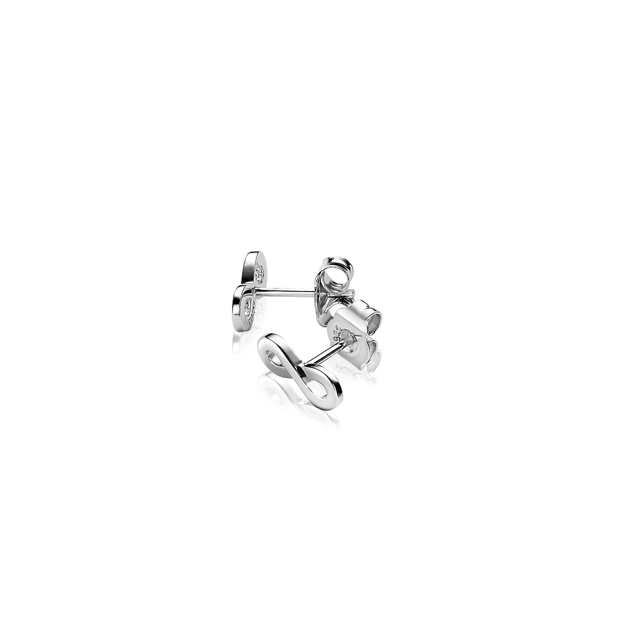 Orecchini in argento con design a forma di infinito.