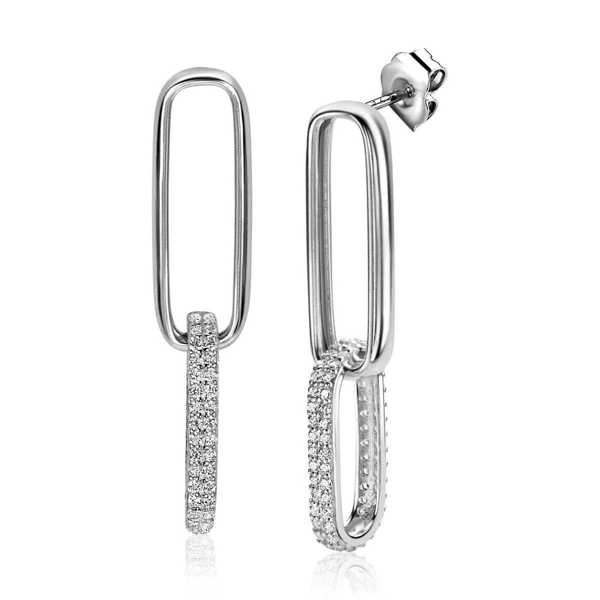 Orecchini in argento con forma ovale e dettagli in zirconi.