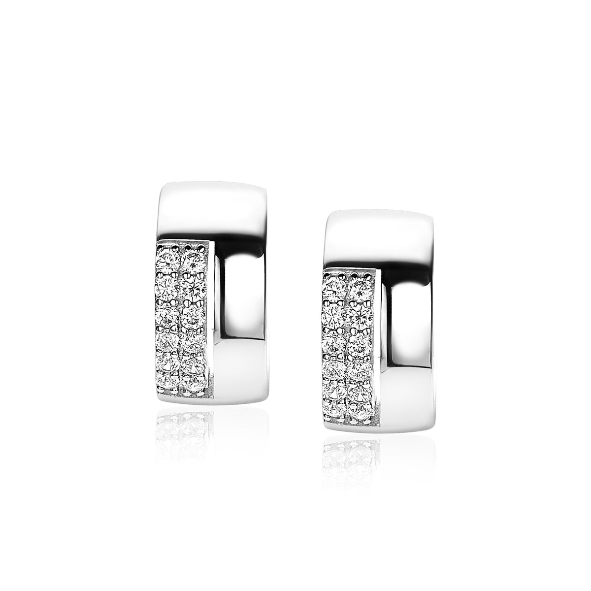 Orecchini in argento con dettagli in zirconia cubica, forma rettangolare e finitura lucida.