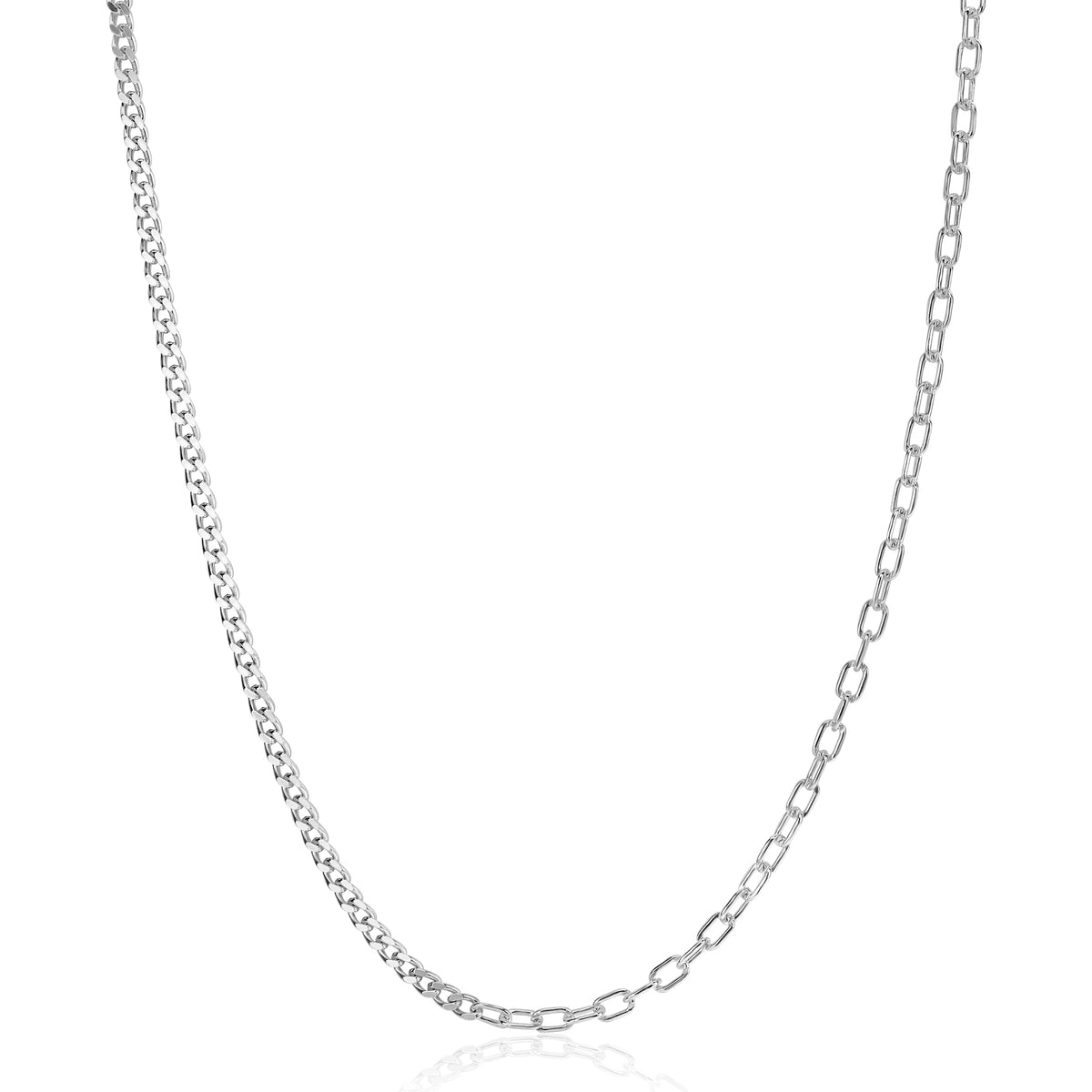 collana in argento con maglia rolò, caratterizzata da anelli ovali e una finitura lucida.