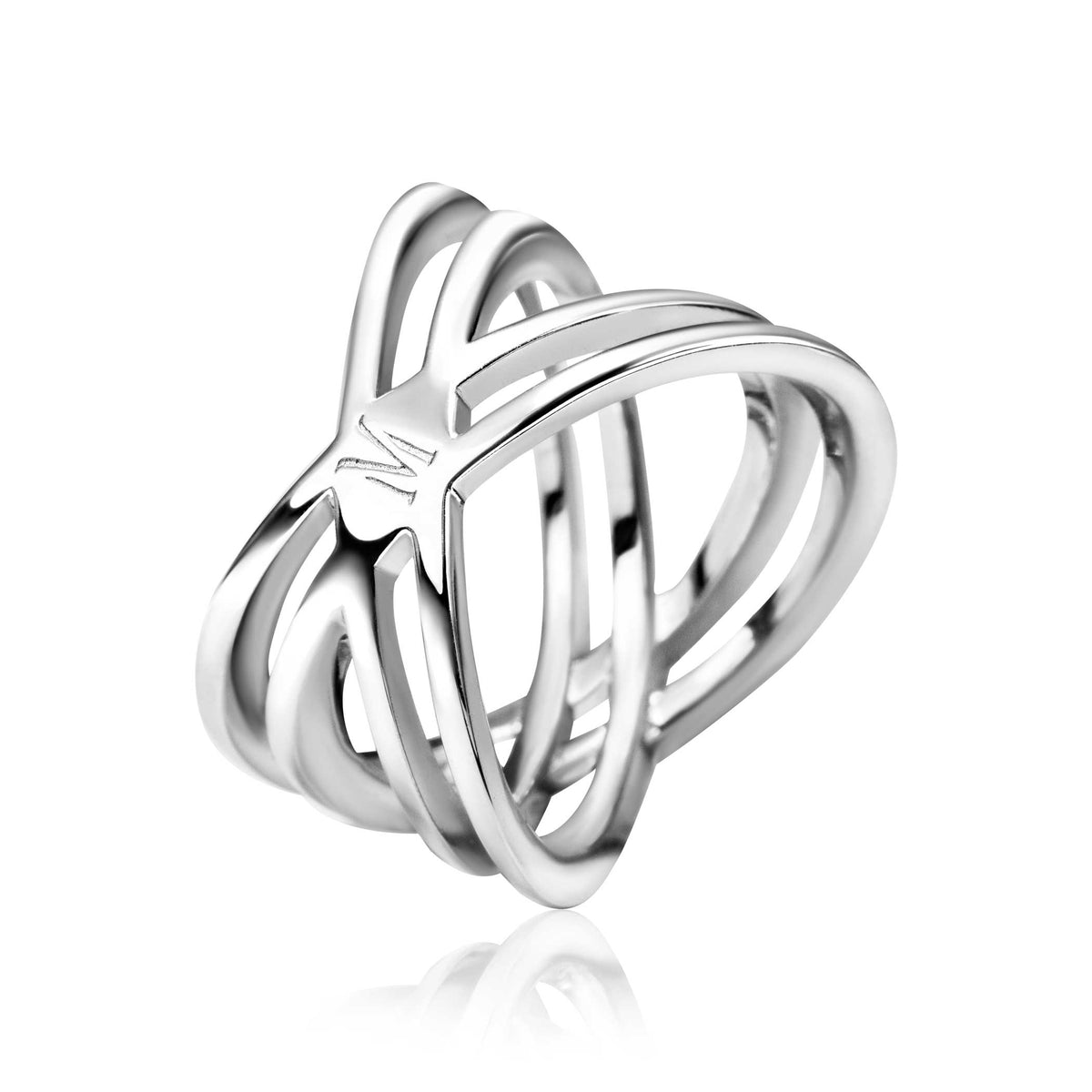 Anello in argento con design intrecciato e dettagli geometrici.