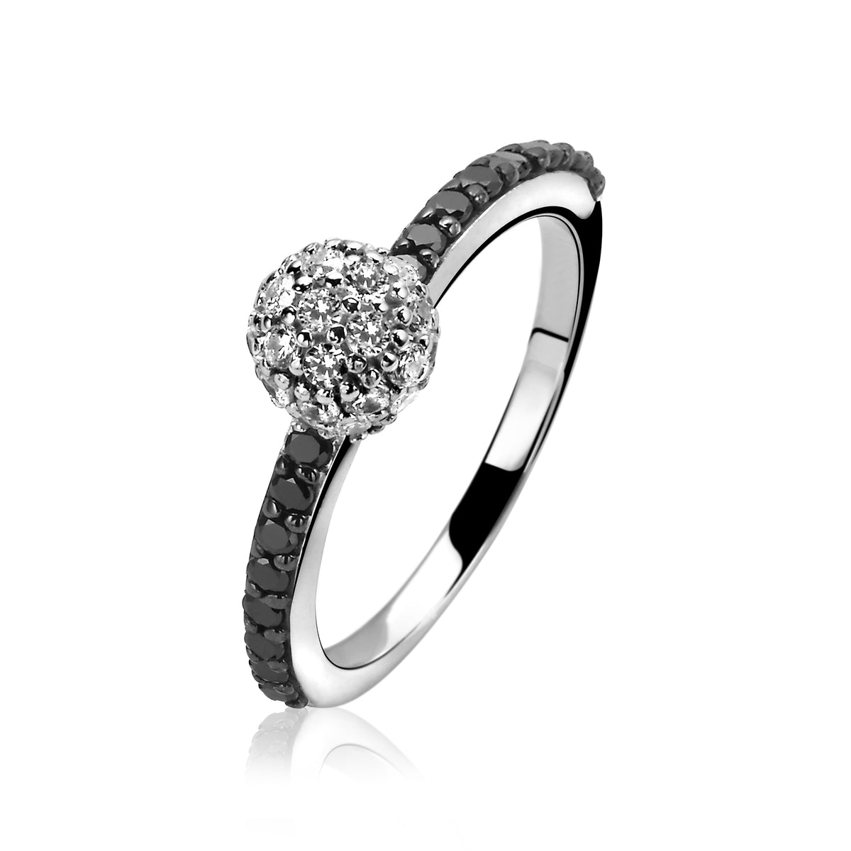 Anello in argento con una sfera di zirconia e dettagli neri.