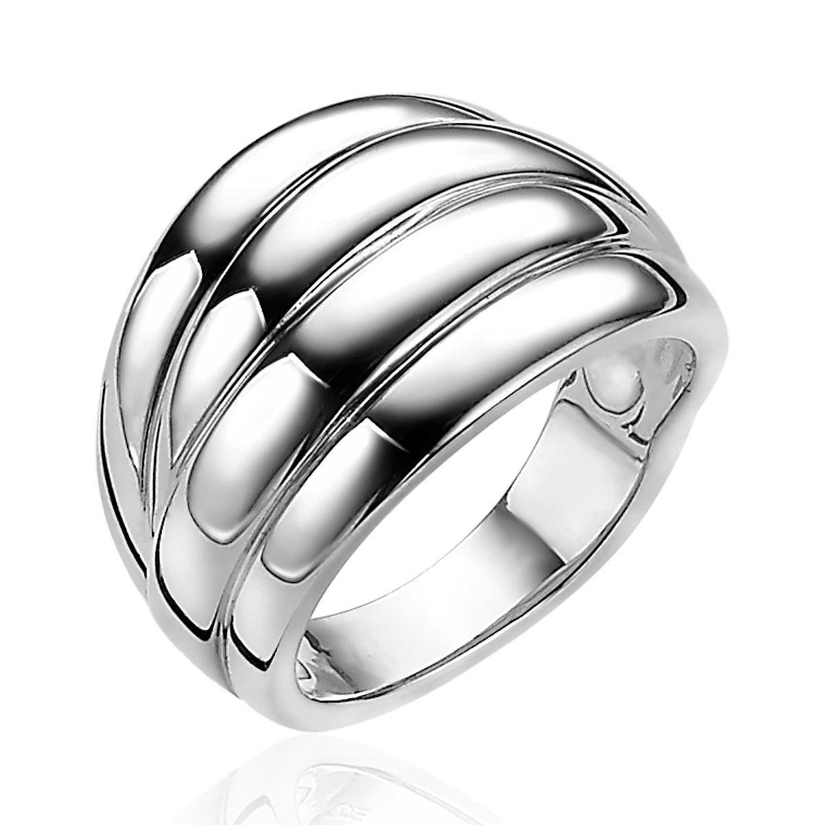 Anello in argento con design ondulato e finitura lucida.