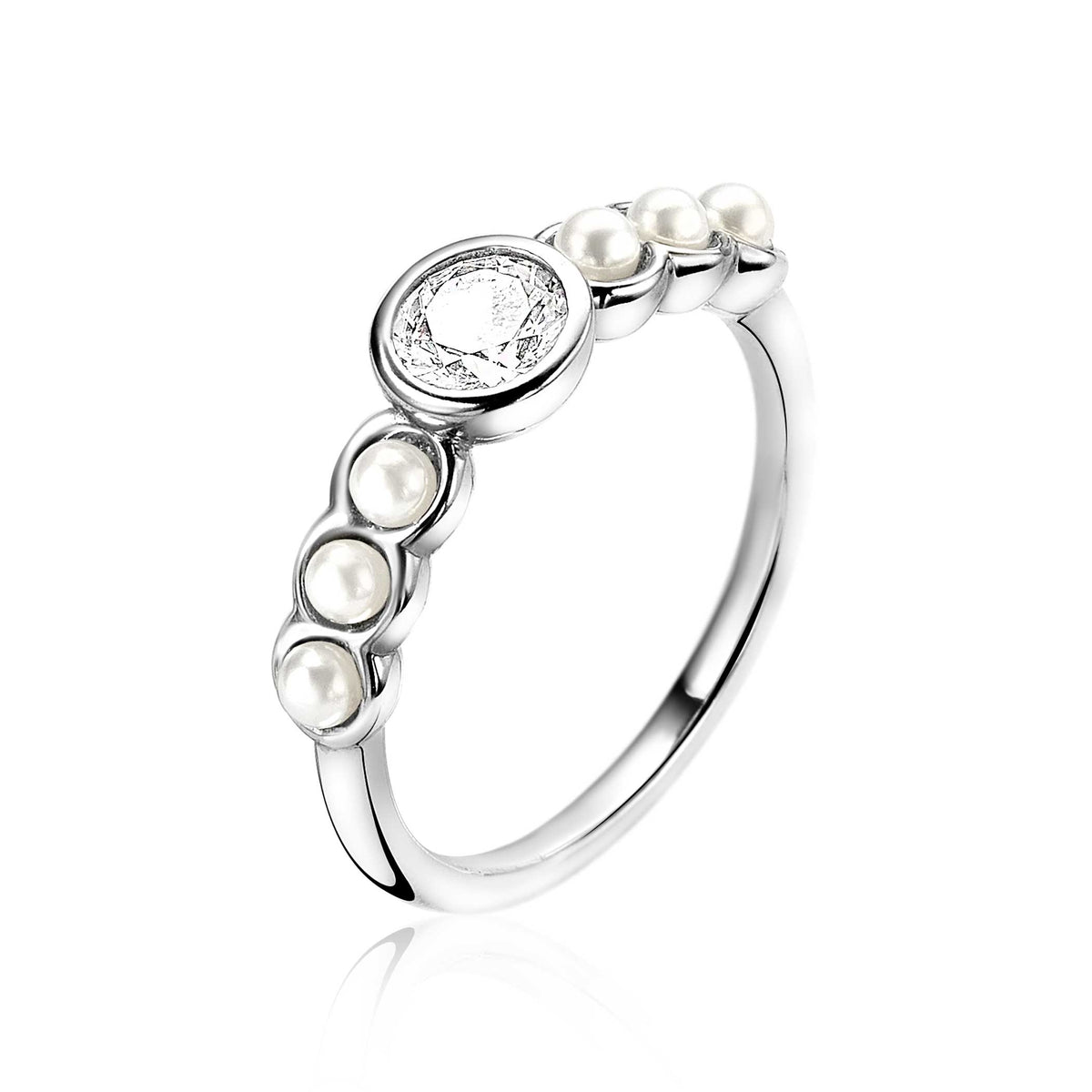 Anello in argento con pietra centrale e perle decorative.