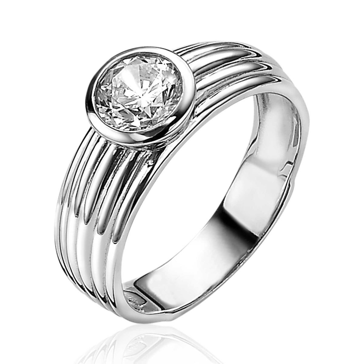 Anello in argento con pietra centrale brillante e dettagli a righe.