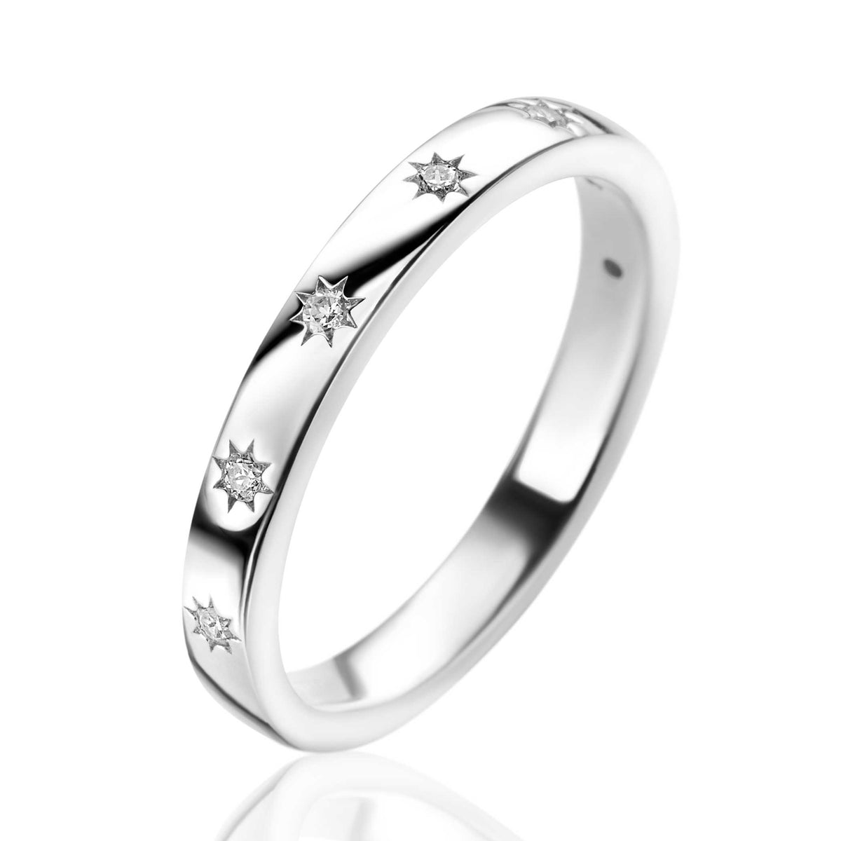 Anello in argento con stelle incise.