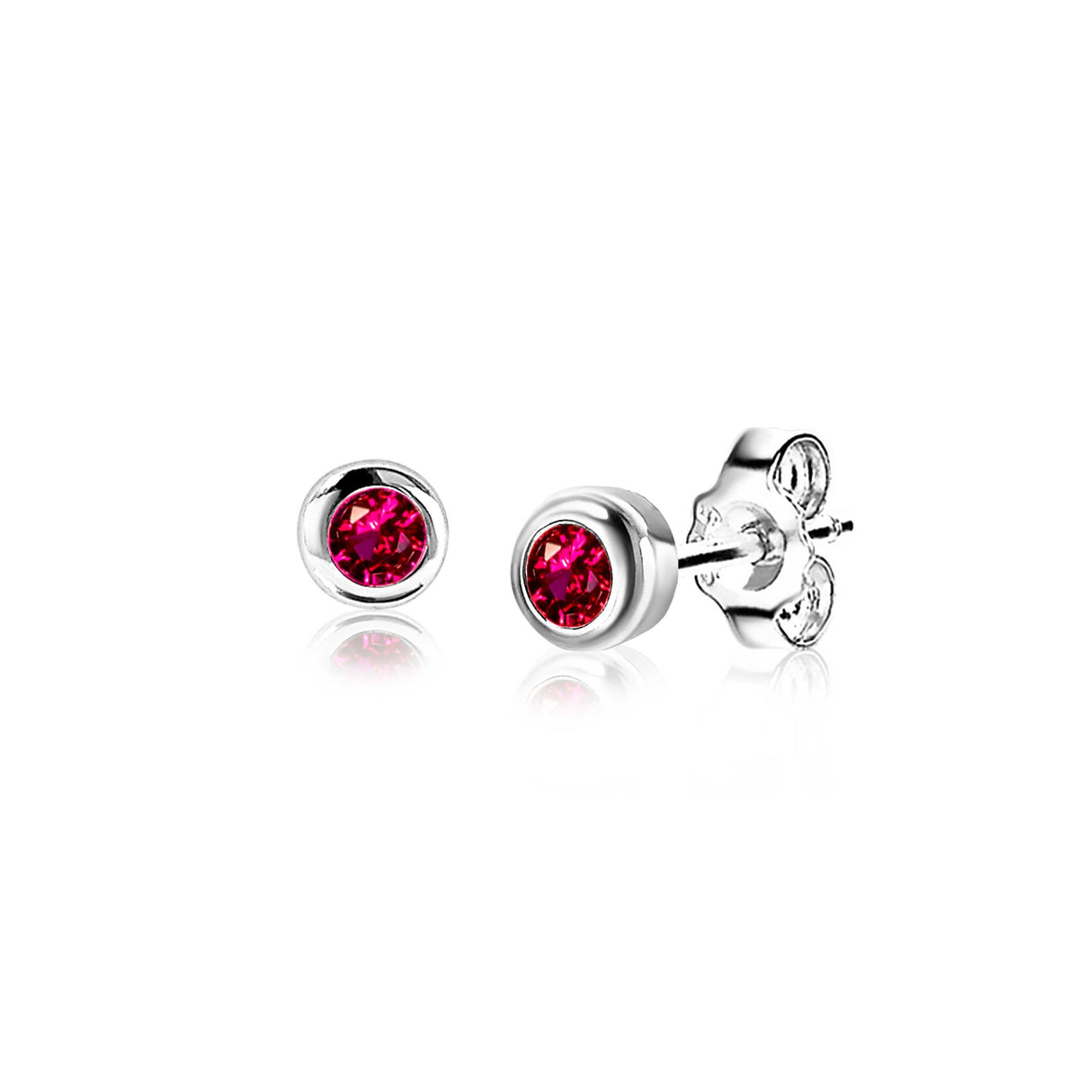 Orecchini in argento con pietra rossa brillante.