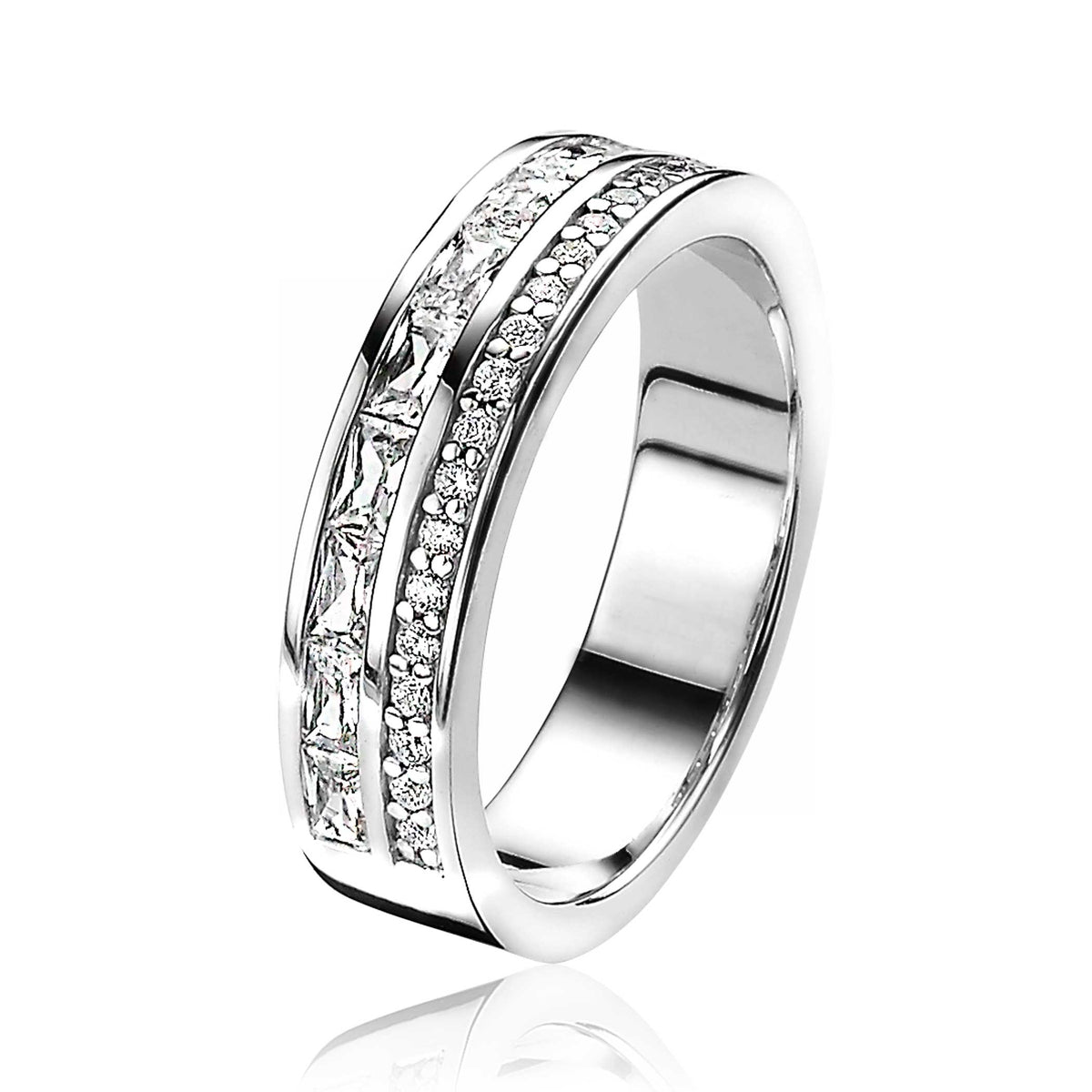 Anello in argento con dettagli in zirconia cubica e finitura lucida.