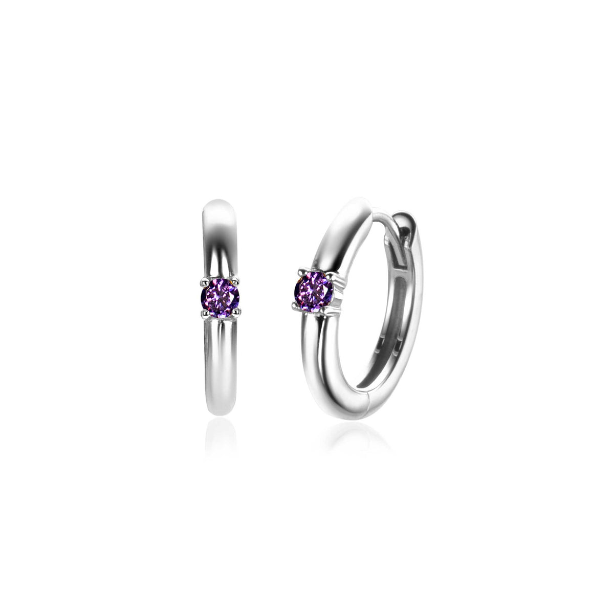 Orecchini in argento con pietra viola centrale, forma a cerchio e finitura lucida.
