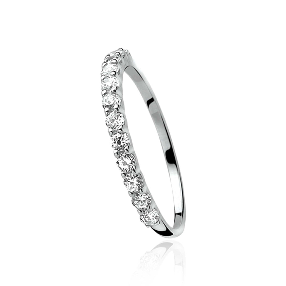 anello d'argento con zirconi brillanti lungo il bordo