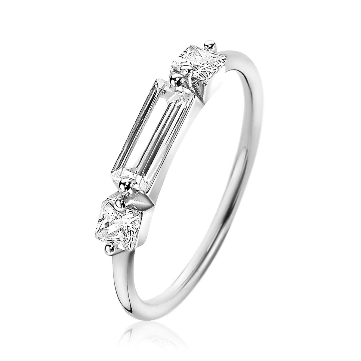 Anello in argento con due pietre preziose, una rettangolare e una rotonda.