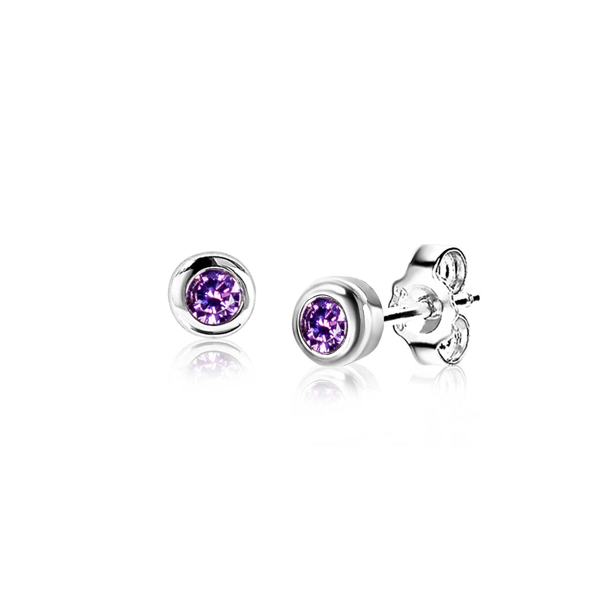 Orecchini in argento con pietra viola incastonata.