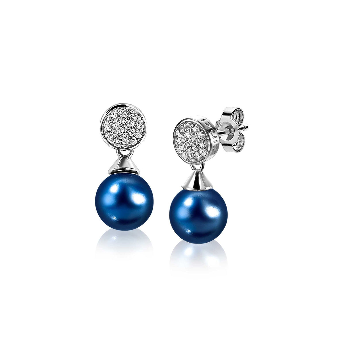 Orecchini in argento con perla blu e dettagli in zirconia.