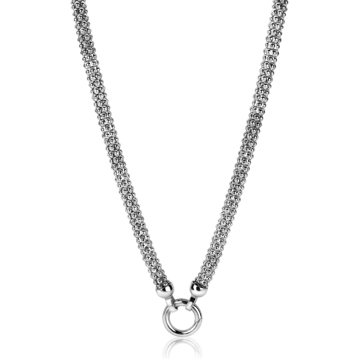 Collana in argento con maglia rolò e chiusura a cerchio.