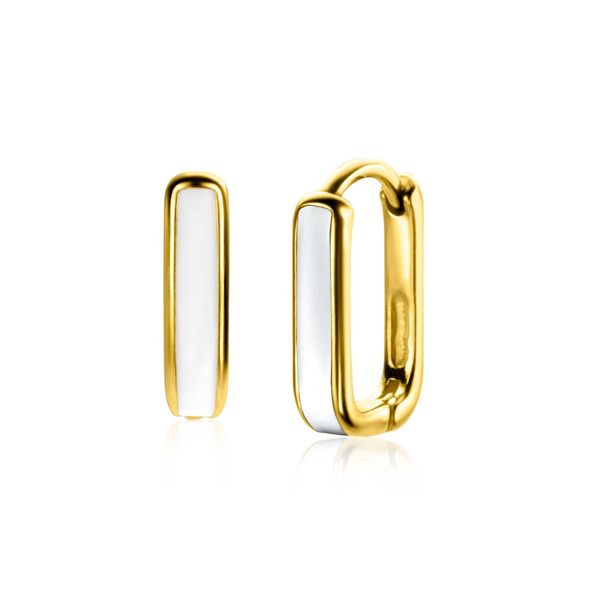 Orecchini placcati oro con una finitura bianca, forma rettangolare e design moderno.