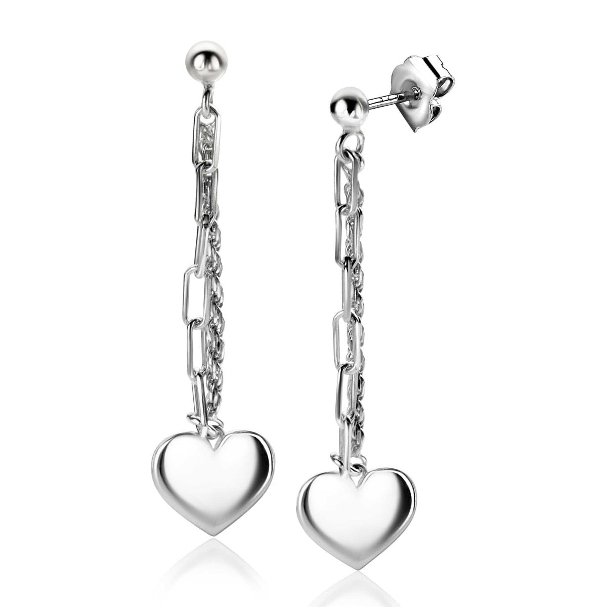 Orecchini in argento con pendente a forma di cuore e catena.