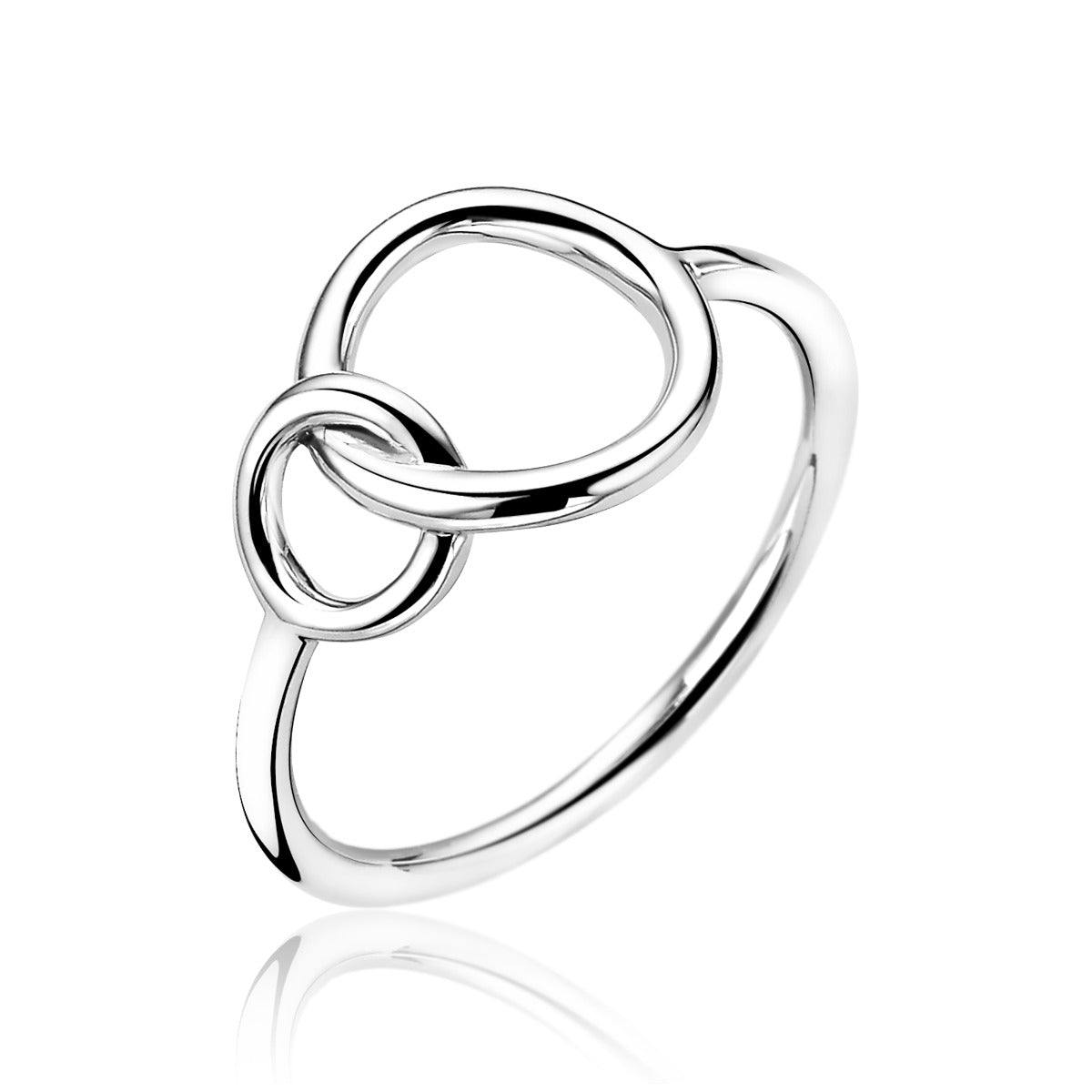 Anello in argento con design intrecciato a due cerchi.